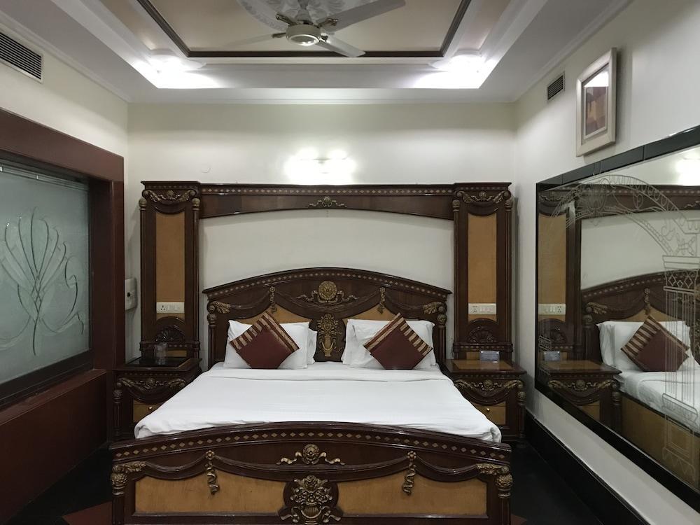 Delite Sarovar Portico Faridabad Ngoại thất bức ảnh