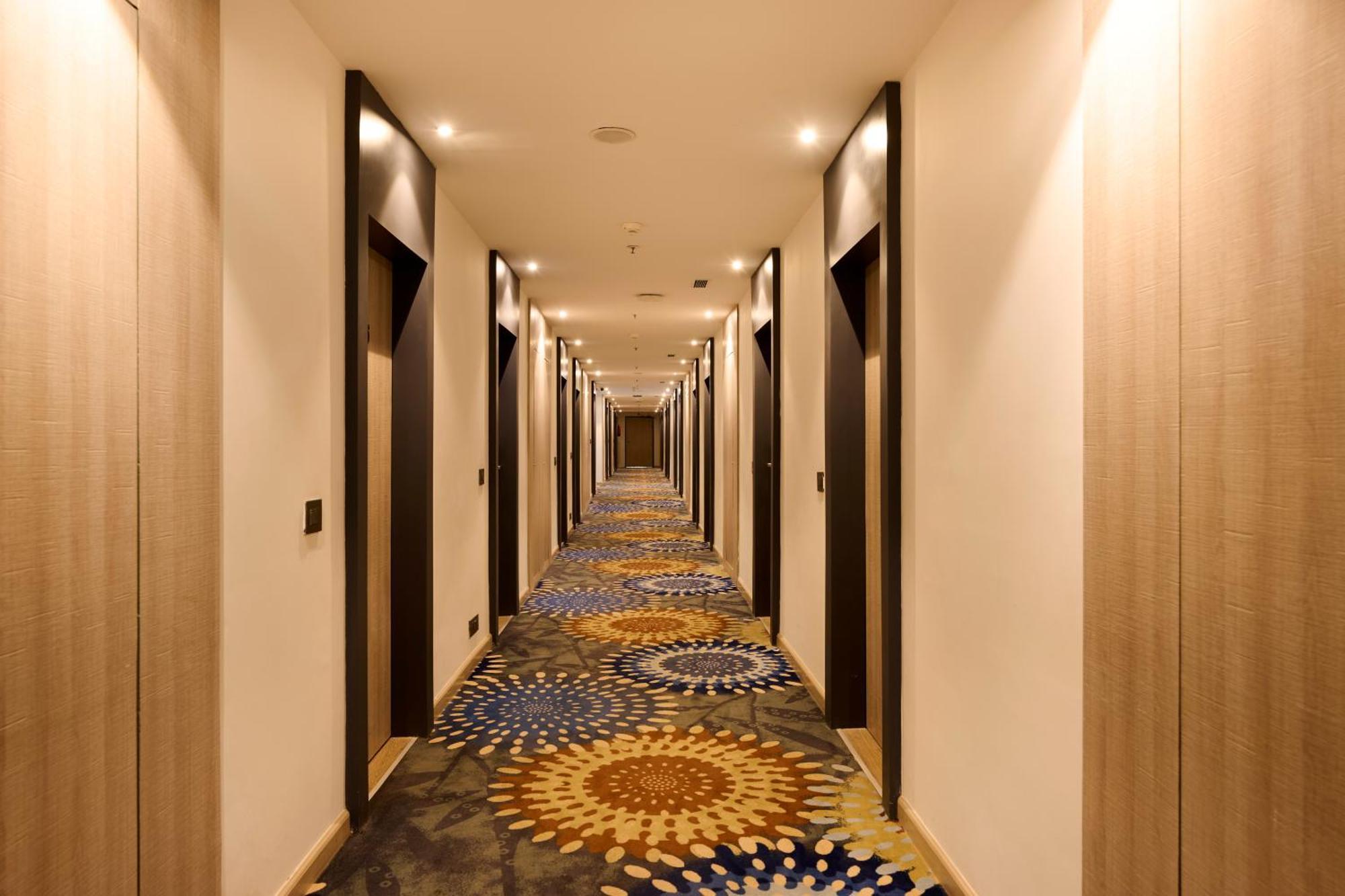 Delite Sarovar Portico Faridabad Ngoại thất bức ảnh