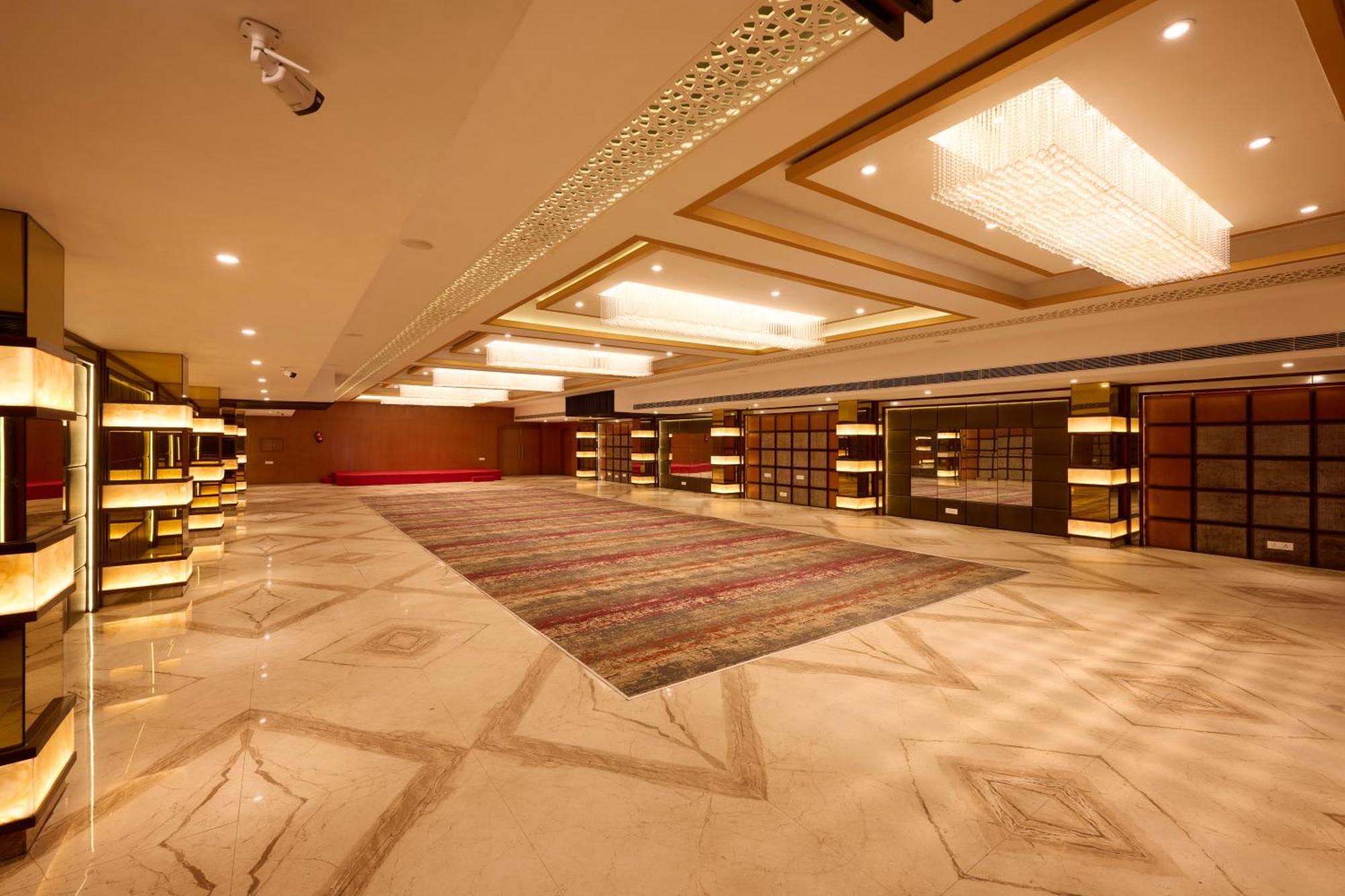 Delite Sarovar Portico Faridabad Ngoại thất bức ảnh