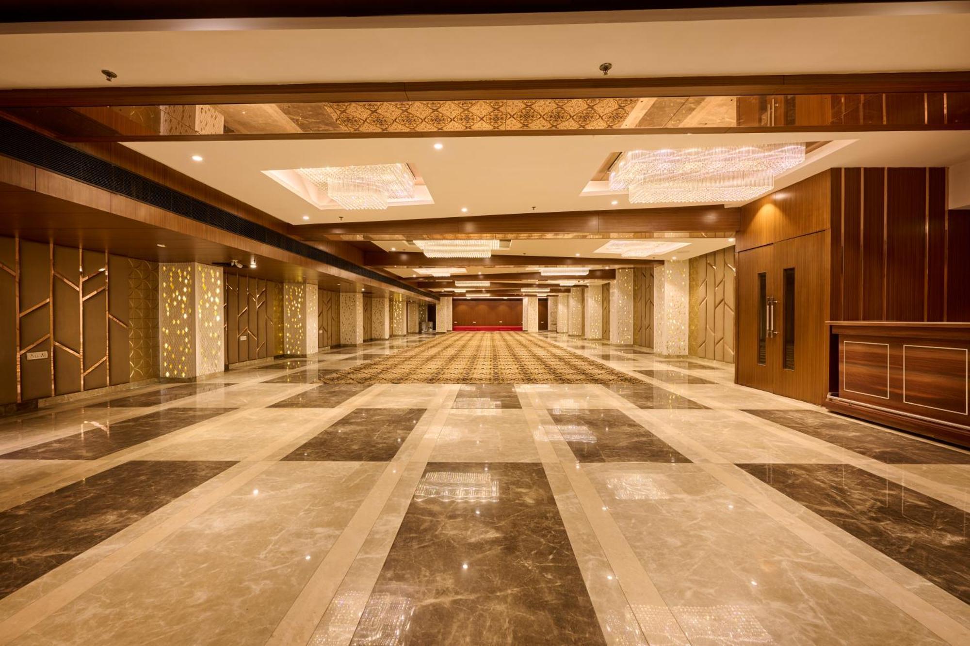 Delite Sarovar Portico Faridabad Ngoại thất bức ảnh