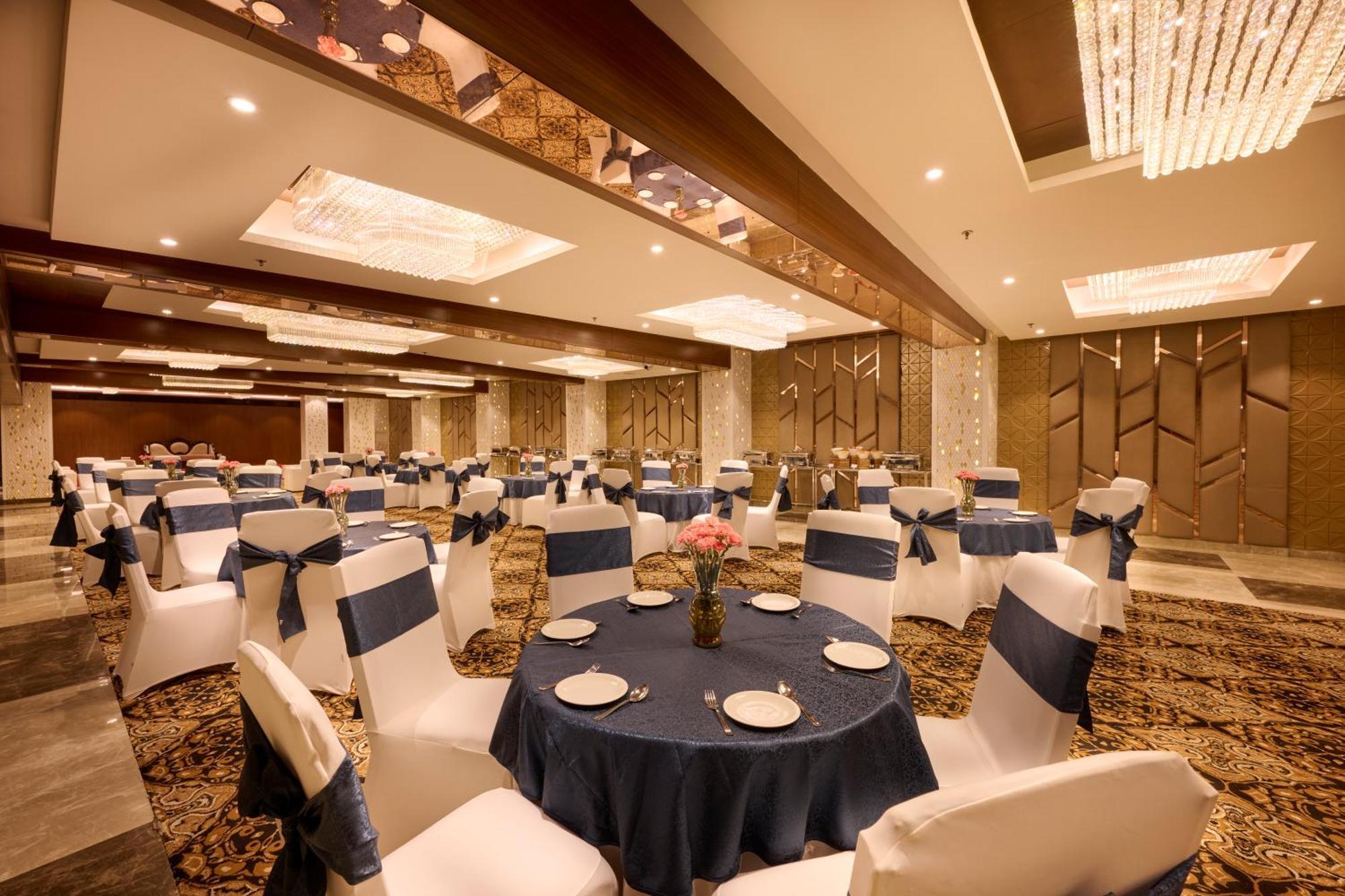 Delite Sarovar Portico Faridabad Ngoại thất bức ảnh