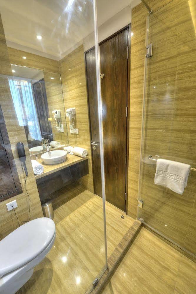 Delite Sarovar Portico Faridabad Ngoại thất bức ảnh