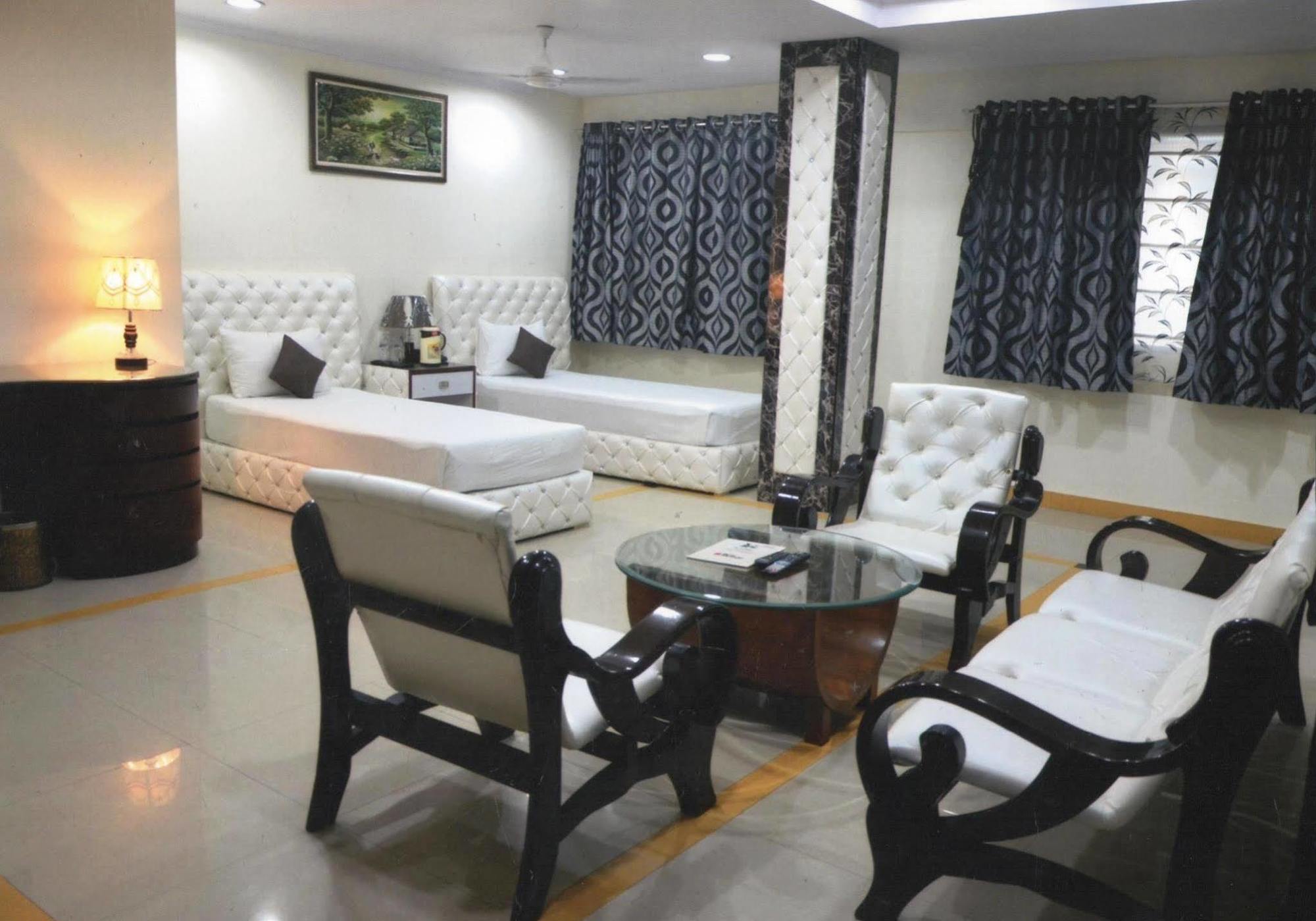 Delite Sarovar Portico Faridabad Ngoại thất bức ảnh