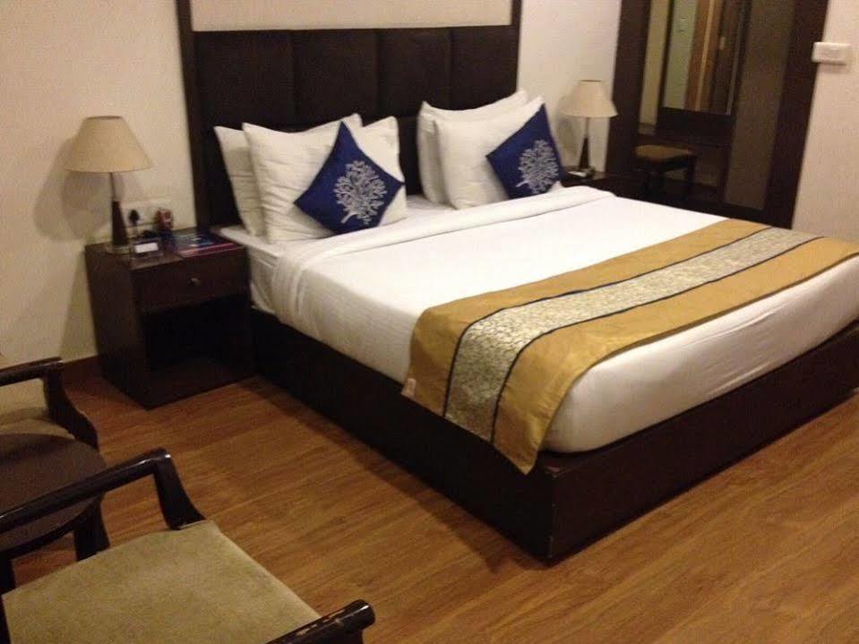 Delite Sarovar Portico Faridabad Ngoại thất bức ảnh